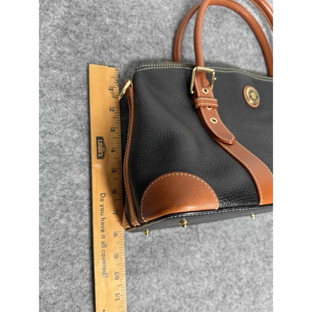 Dooney & Bourke large dooney